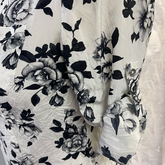 Whitehouse black market silk blouse size 14 - Picture 4 of 11